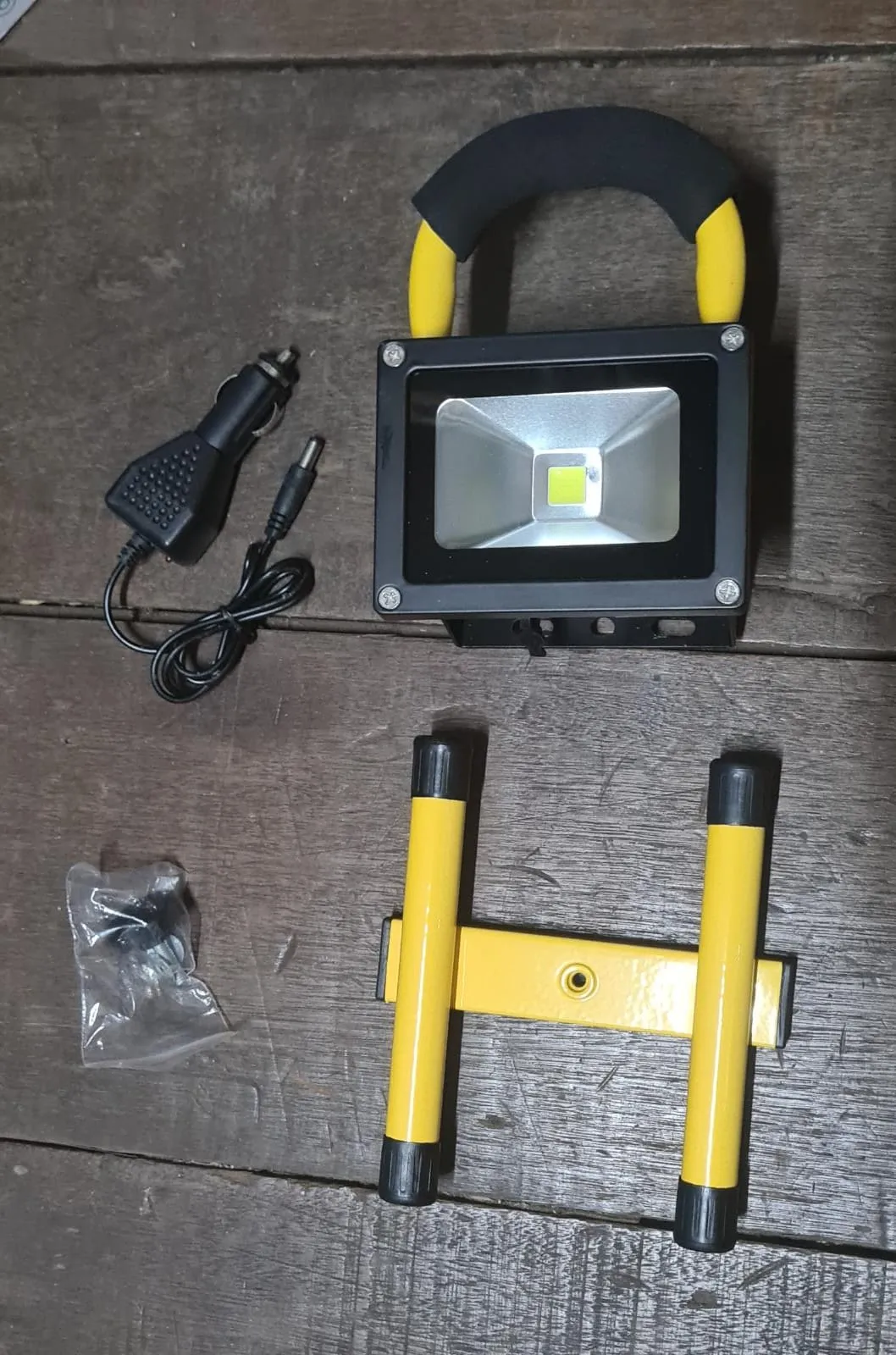 Aiko 10W LED Rechargeable Sport Lamp Flood Light | Model : LED-GYRLF10A2