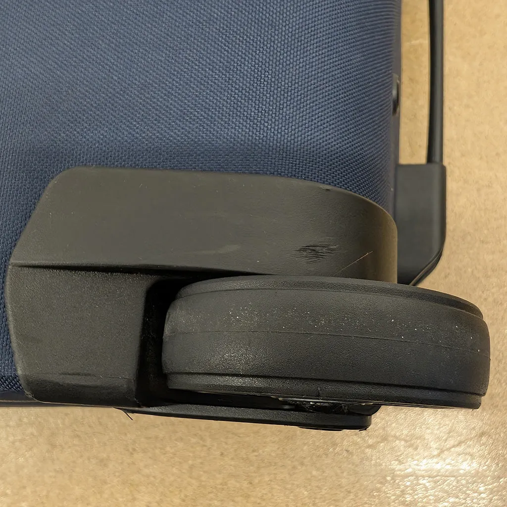 Hugger Roller Bag Carry-On 40 | SMALL DEFECT SALE