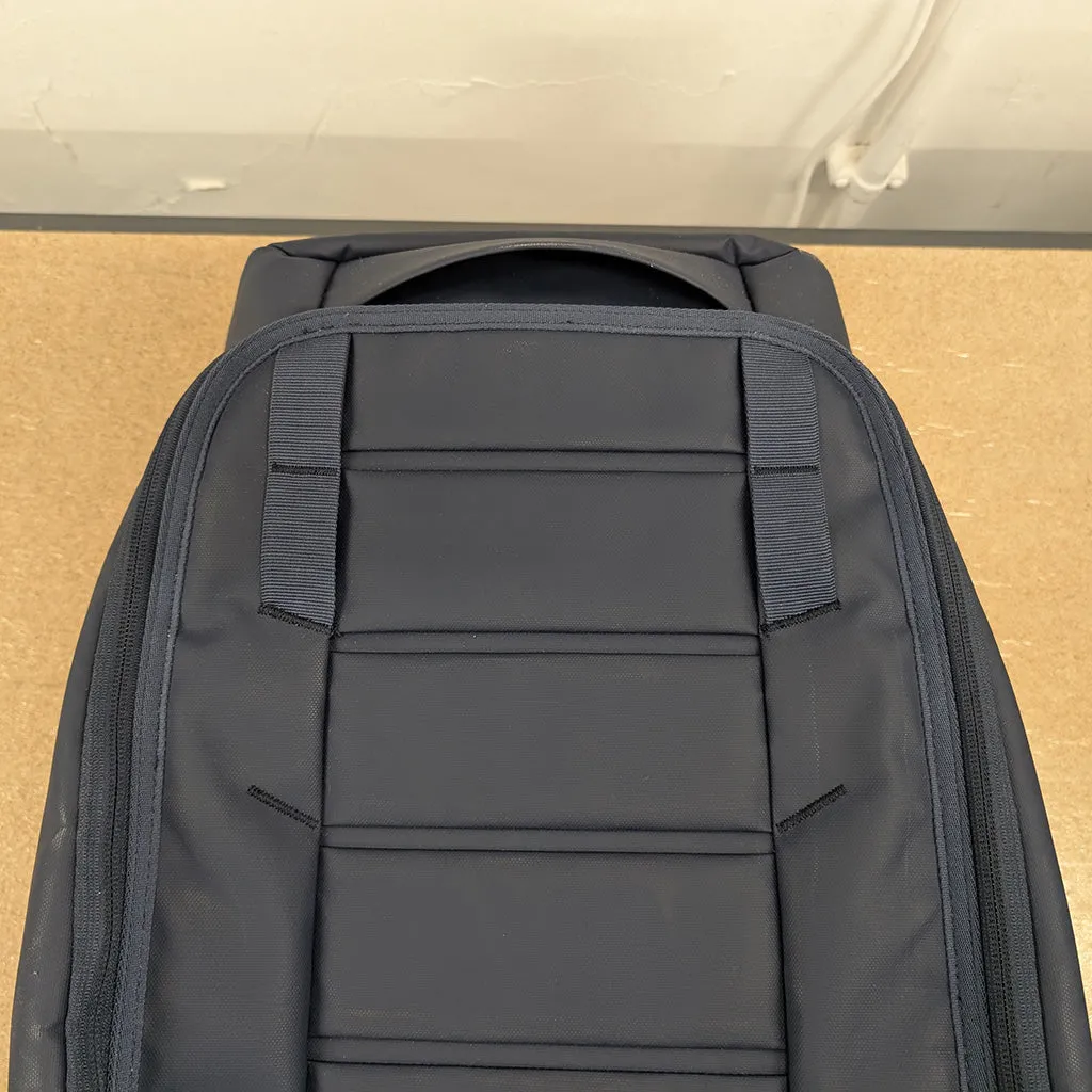 Hugger Roller Bag Carry-On 40 | SMALL DEFECT SALE