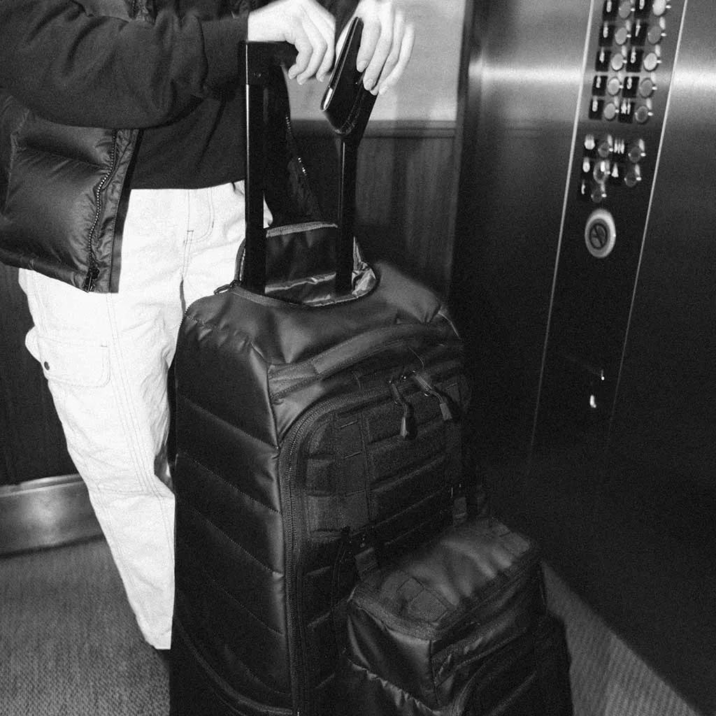 Hugger Roller Bag Carry-On 40